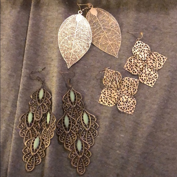 Jewelry - Set of three dangling earrings